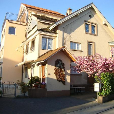 Birsfelden Niros Bed & Breakfast מראה חיצוני תמונה