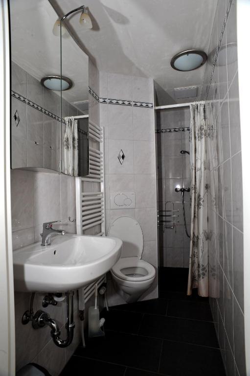 Birsfelden Niros Bed & Breakfast חדר תמונה