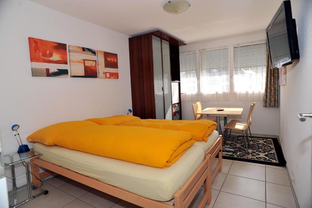 Birsfelden Niros Bed & Breakfast חדר תמונה