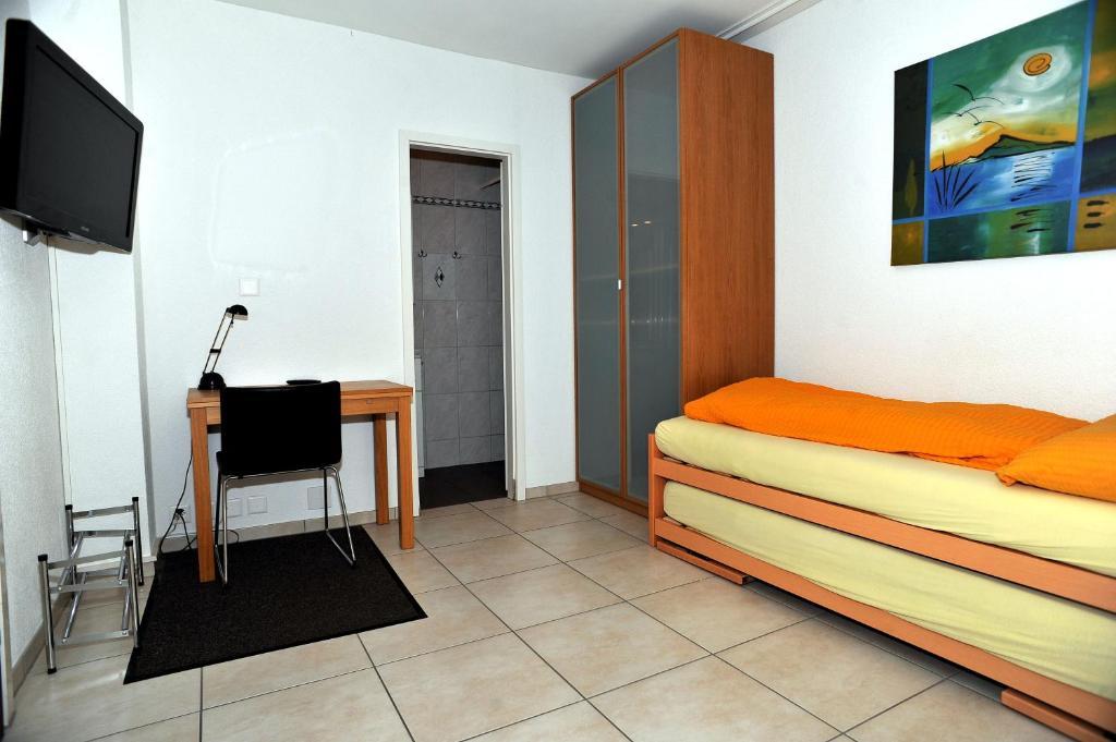 Birsfelden Niros Bed & Breakfast חדר תמונה