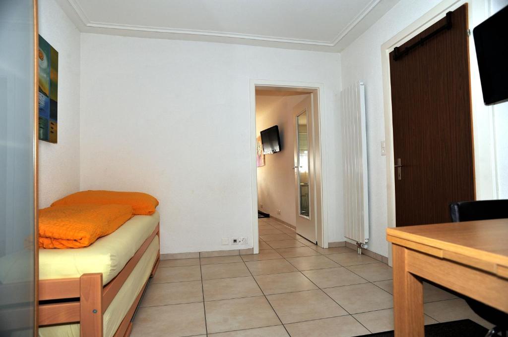 Birsfelden Niros Bed & Breakfast חדר תמונה