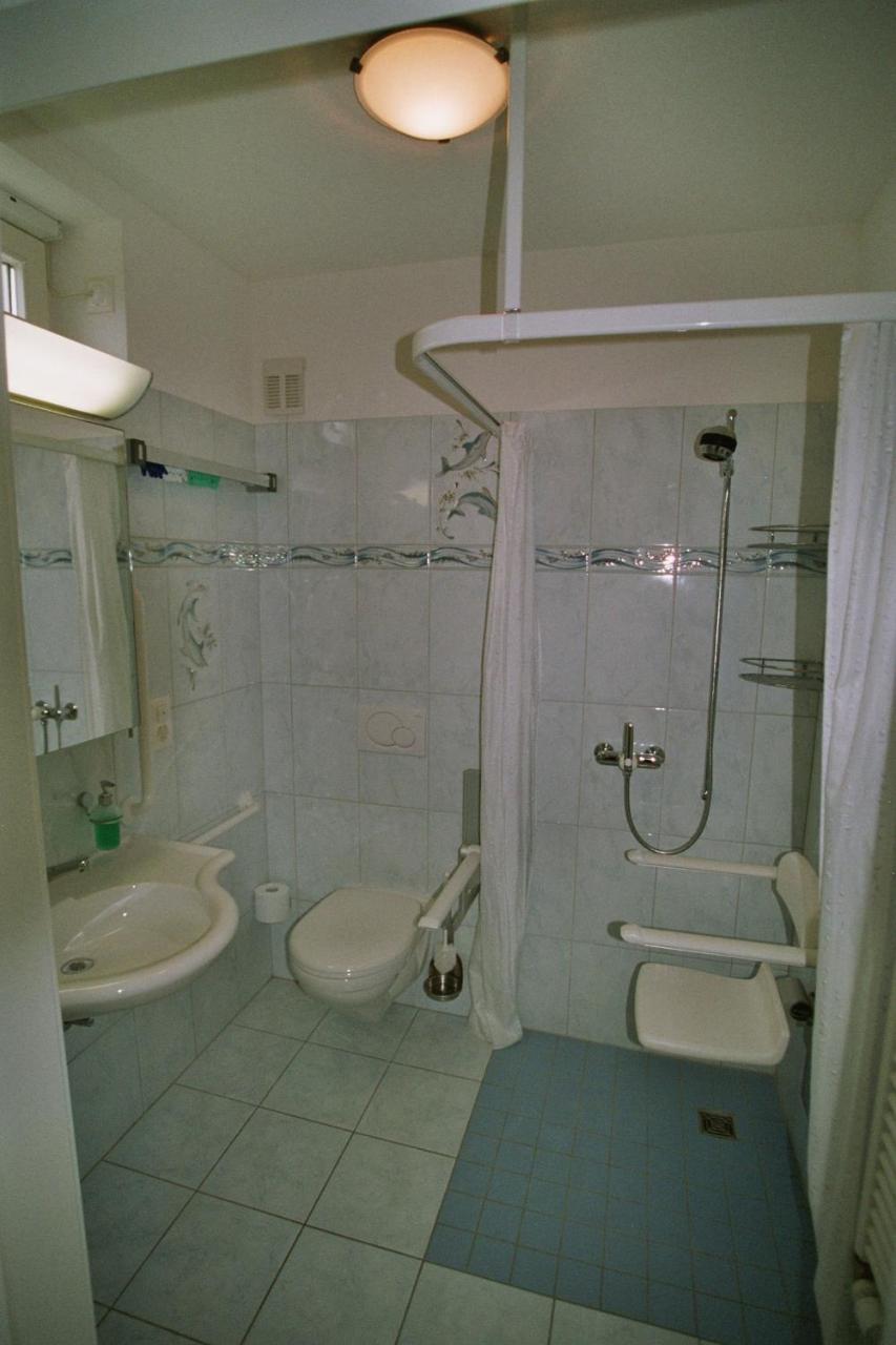 Birsfelden Niros Bed & Breakfast מראה חיצוני תמונה